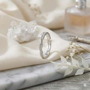 Niluk Serene Swirl Finger Ring