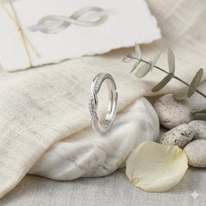 Niluk Serene Swirl Finger Ring