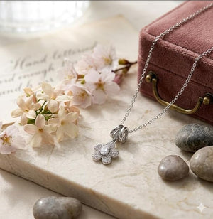 Niluk Elegant Silver-Tone Flower Pendant Necklace