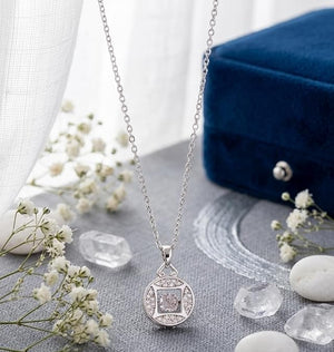 Niluk Gold-Plated Round Crystal Pendant Necklace