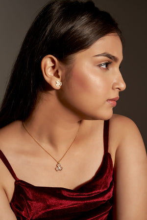Niluk Gold-Plated Flower Pendant Necklace with Matching Earrings
