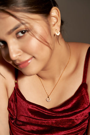 Niluk Gold-Plated Crystal Pendant Necklace with Matching Earrings